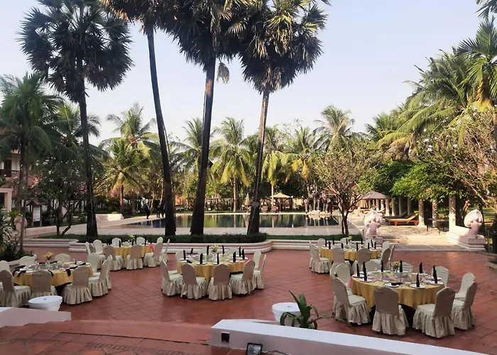 Hotel Ree Mohasambath & 4*