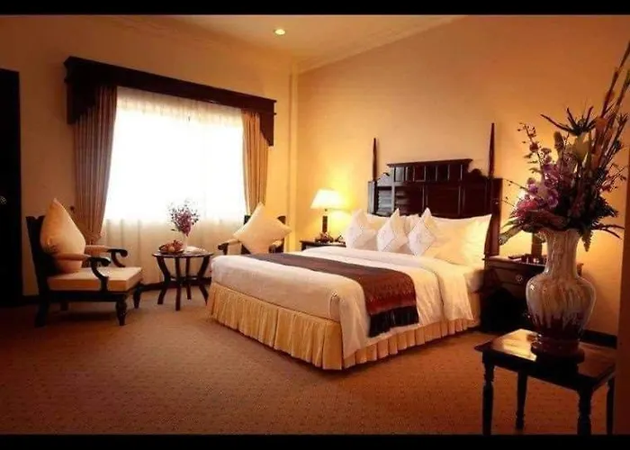 Ree Mohasambath & Hotel Phumi Thnal