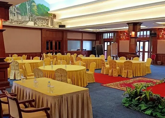 Hotel Ree Mohasambath & Phumi Thnal