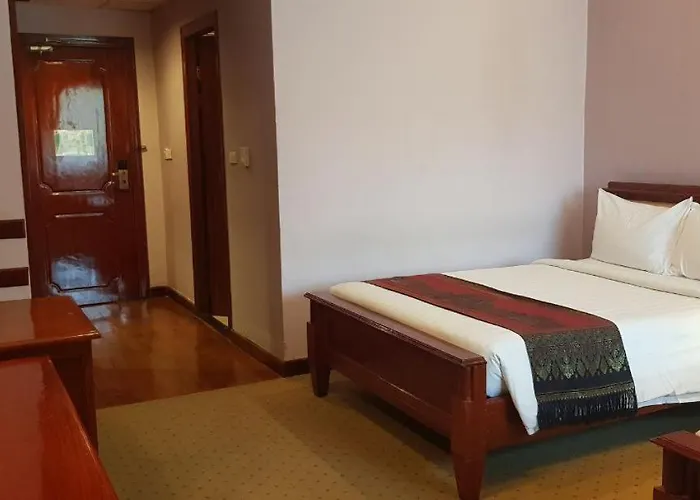 Hotel Ree Mohasambath & 4*